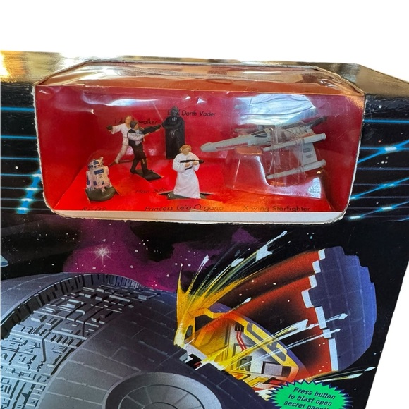 Star Wars Micro Machines Death Star Playset - Picture 3 of 8
